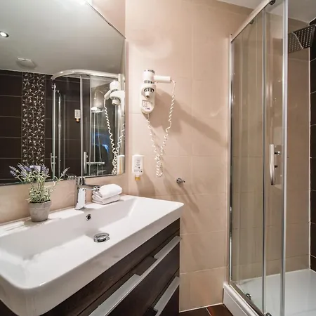 アパート Celenga With Free Offsite Parking ドゥブロブニク