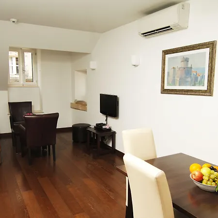 アパート Celenga With Free Offsite Parking ドゥブロブニク