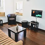 Celenga With Free Offsite Parking *