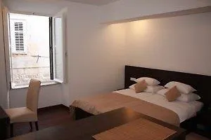 Celenga With Free Offsite Parking Apartment *