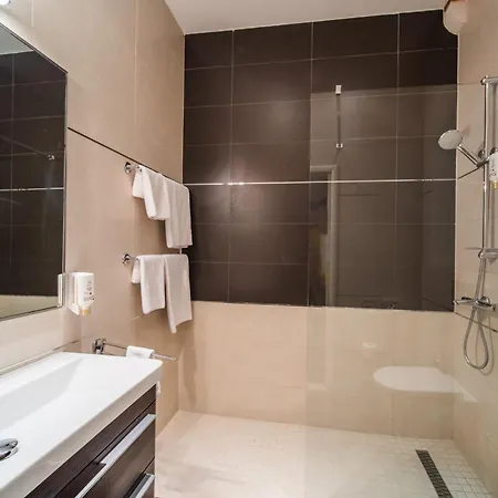 Apartment Celenga With Free Offsite Parking *