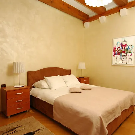 Celenga With Free Offsite Parking