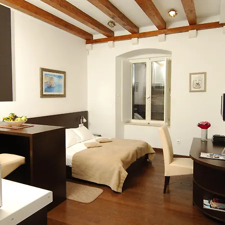 Celenga With Free Offsite Parking *