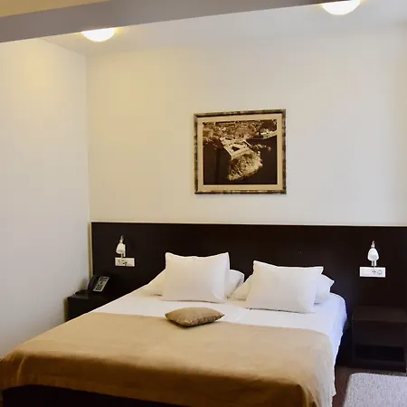 Celenga With Free Offsite Parking *