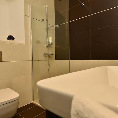 Apartment Celenga With Free Offsite Parking *