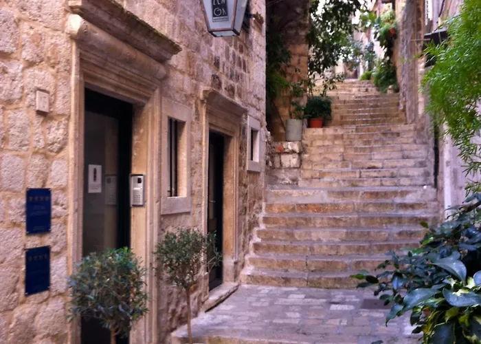 Celenga With Free Offsite Parking