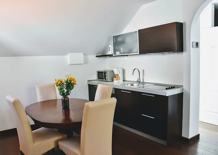 Celenga With Free Offsite Parking