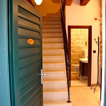 Celenga With Free Offsite Parking شقة *