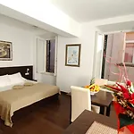 Celenga With Free Offsite Parking Apartment