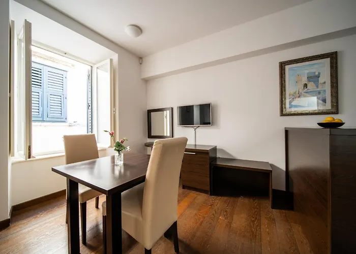 Celenga With Free Offsite Parking Apartman