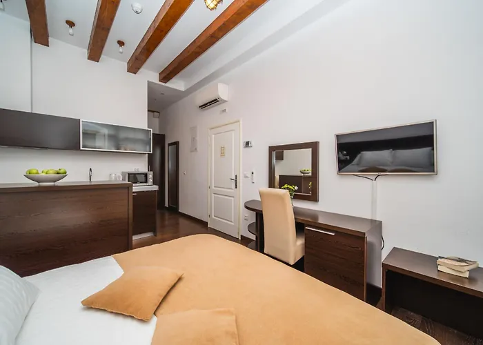 Celenga With Free Offsite Parking *