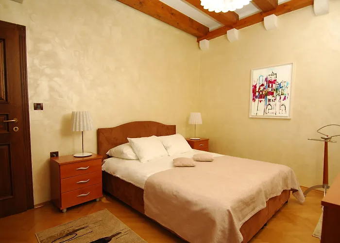 Celenga With Free Offsite Parking