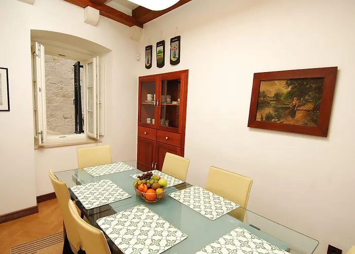 Celenga With Free Offsite Parking