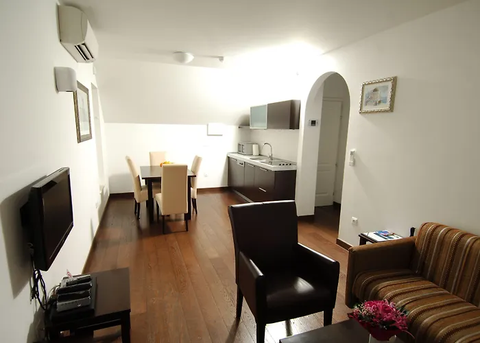 Celenga With Free Offsite Parking Apartman