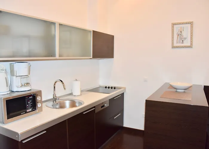 Celenga With Free Offsite Parking *