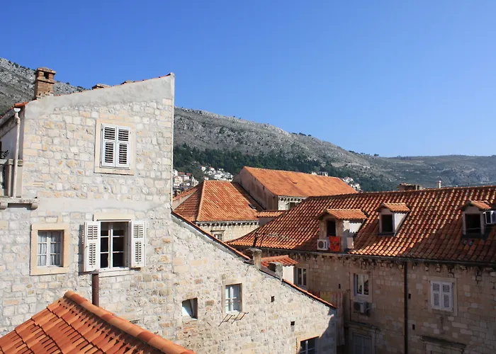 Celenga With Free Offsite Parking *